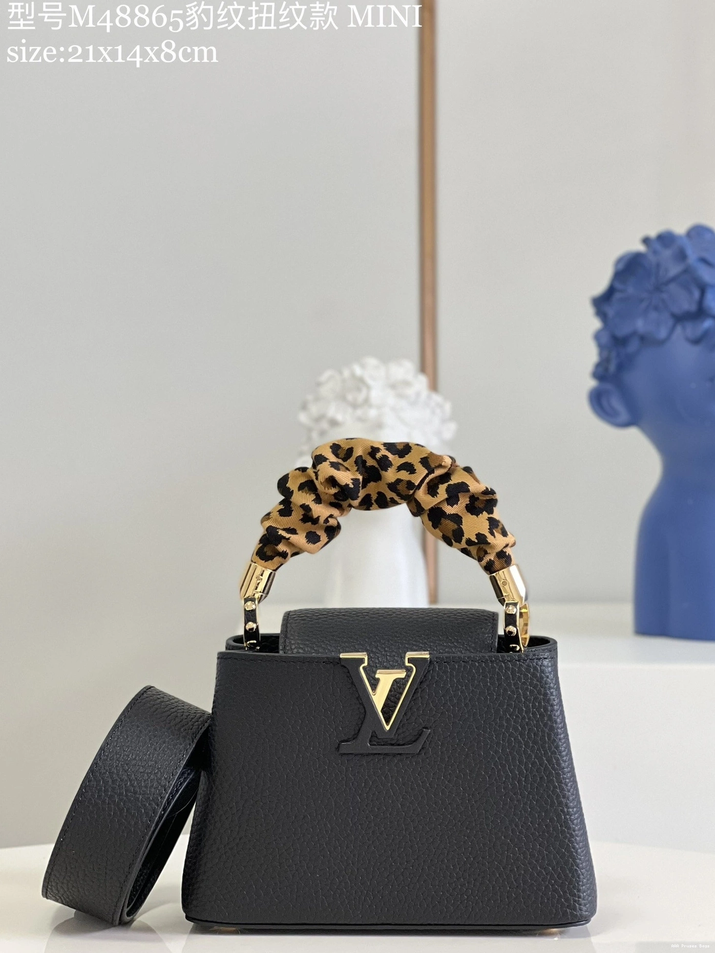 AAA Replica Ru LOUIS MINI CAPUCINES VUITTON 0808